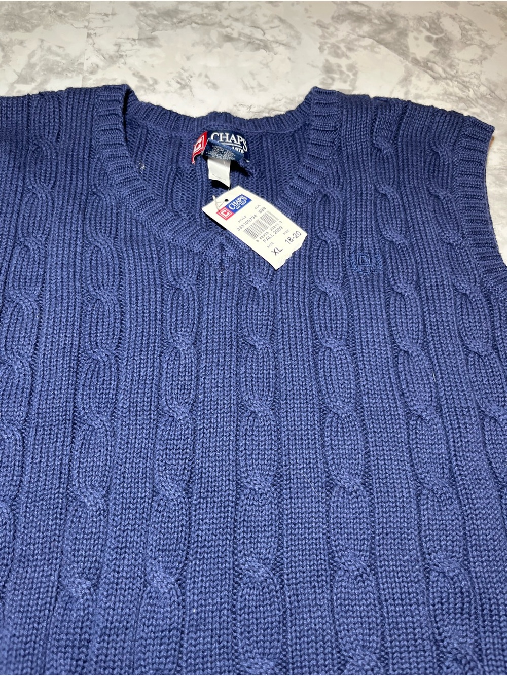 Chaps Men’s Periwinkle Cable-Knit V-Neck Sweater Vest